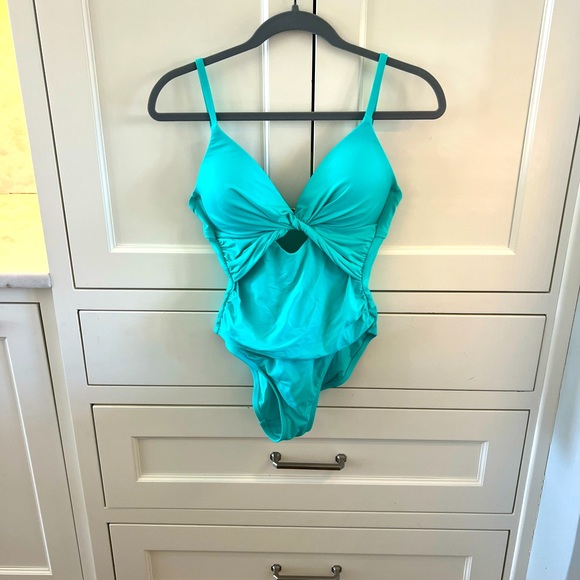 La Blanca Swim La Blanca Island Goddess Twist Keyhole One Piece